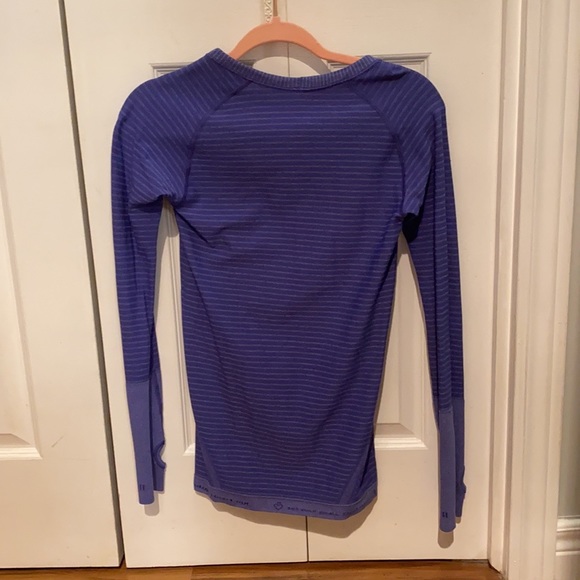 Lululemon running long sleeve - Picture 2 of 2